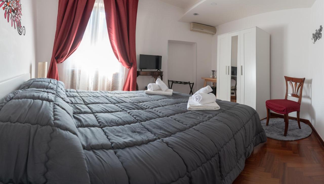 L'Attico Fuggente Hotel Napoli Bagian luar foto